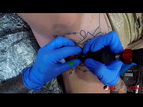 ❤️ tattooed ທີ່ສຸດ Hottie Sully Savage ໄດ້ຮັບ tattoo ສຸດ clitoris ຂອງນາງ ❤️ ໜັງໂປ້ ຢູ່ຄອມ lo.hochu-sex-tomsk.ru ﹏